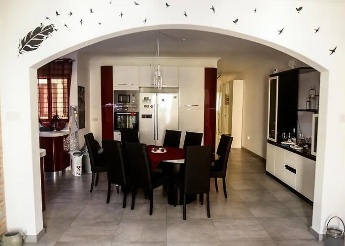 Modern And Homely Apartment In Marsaskala