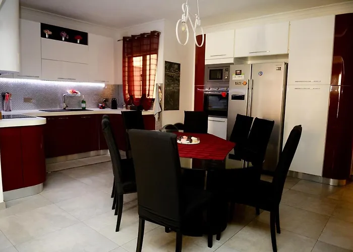 Modern And Homely Apartment In Marsaskala